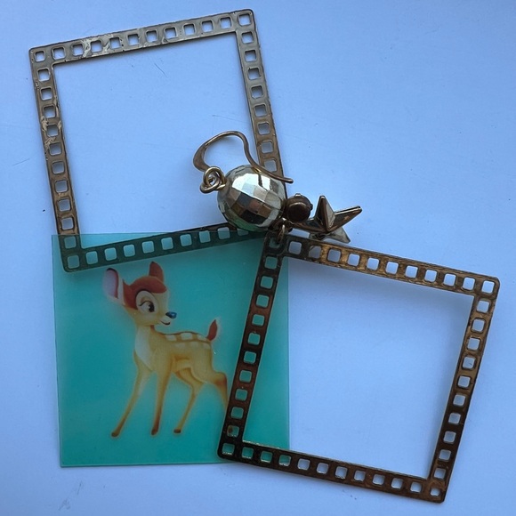 Disney Bambi dangling film earring - Picture 4 of 4